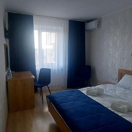 Hotel Tourist Rivne Esterno foto