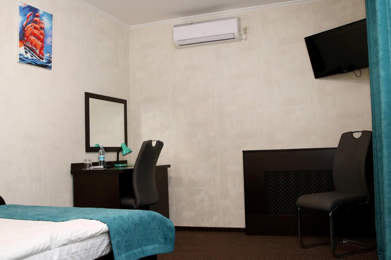 Hotel Tourist Rivne Esterno foto