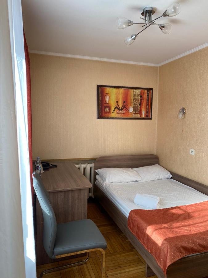 Hotel Tourist Rivne Esterno foto