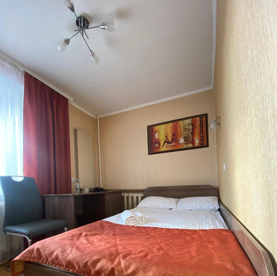 Hotel Tourist Rivne Esterno foto