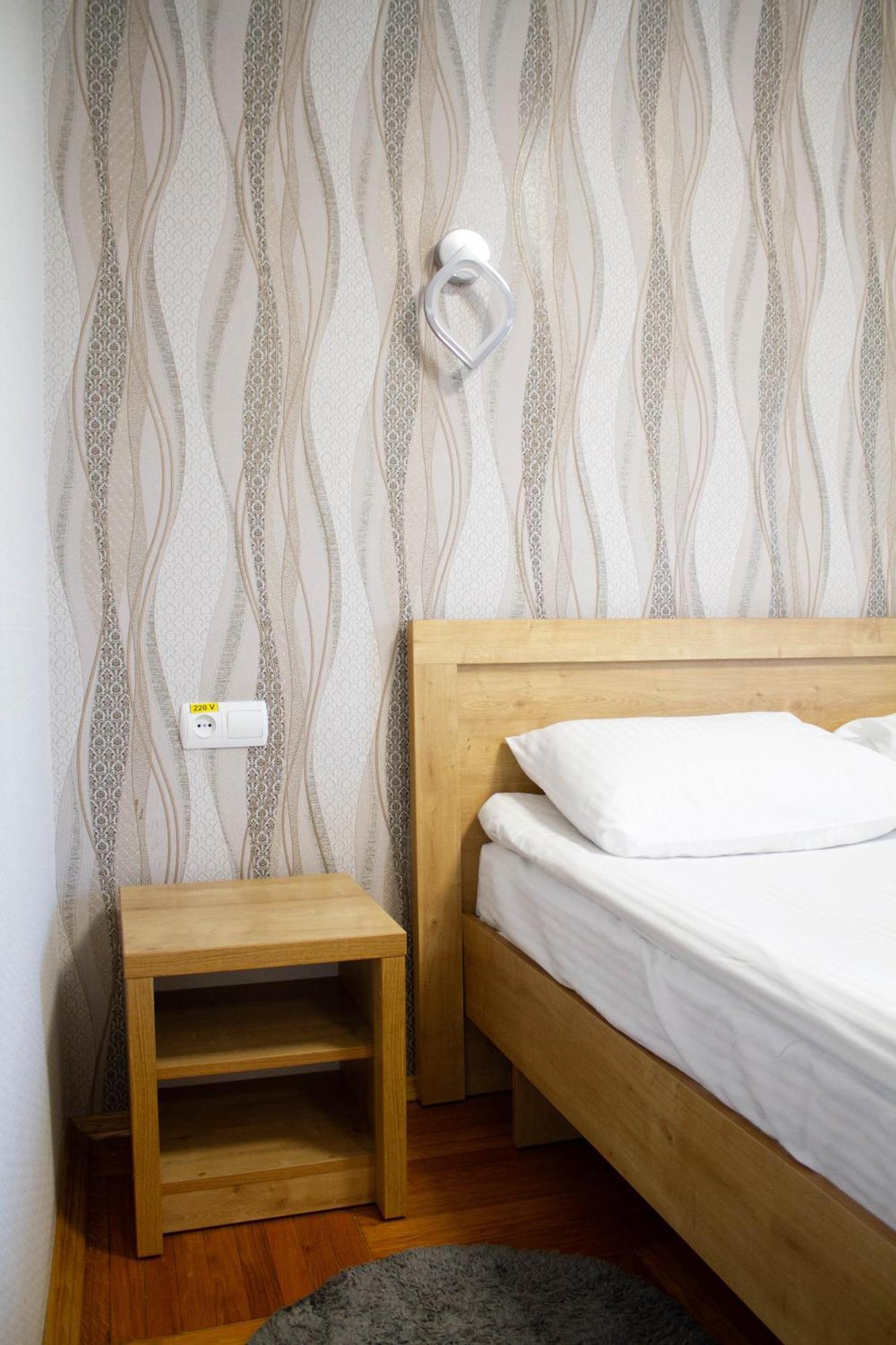 Hotel Tourist Rivne Esterno foto